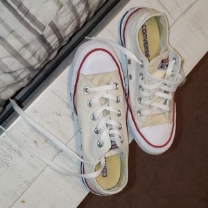 White converse shoes Brand new !!!